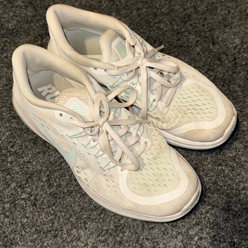 NIKE white & teal running shoes size 8